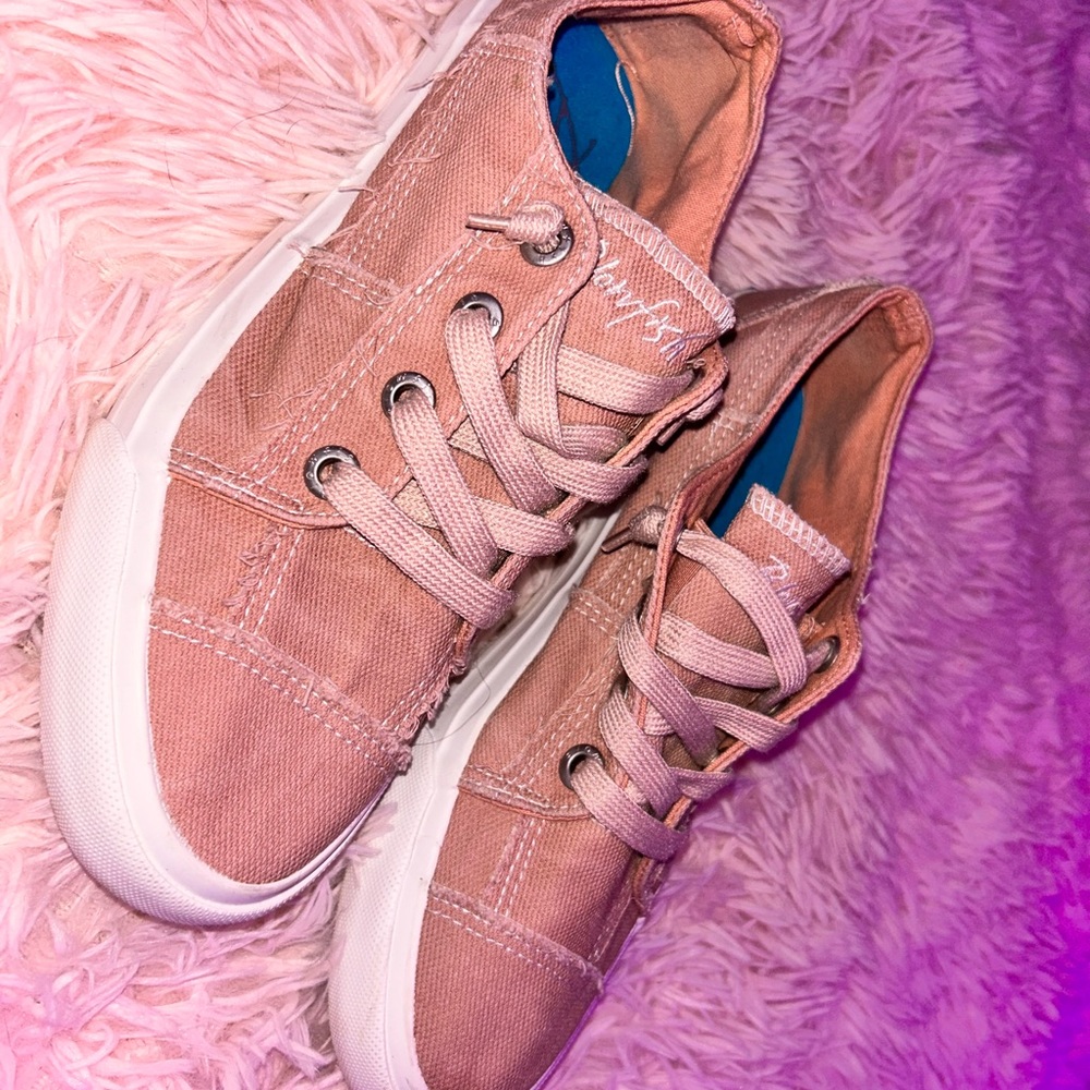 Pink Blowfish Slip-on Sneakers 🌸